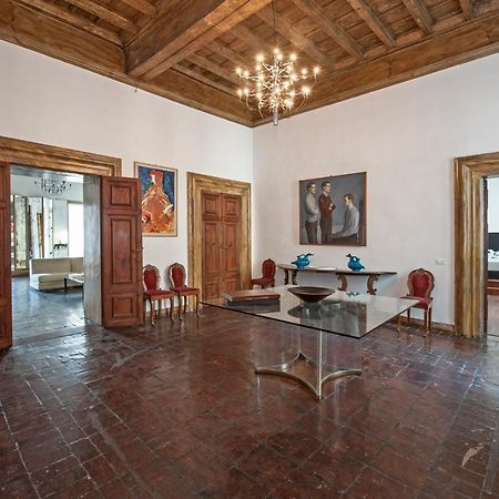 Ancient Palace In Downtown Rome Luaran gambar