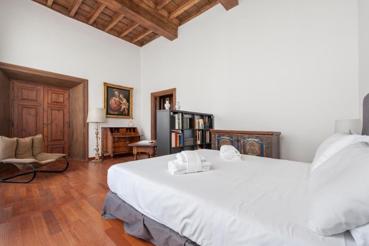 Ancient Palace In Downtown Rome Luaran gambar