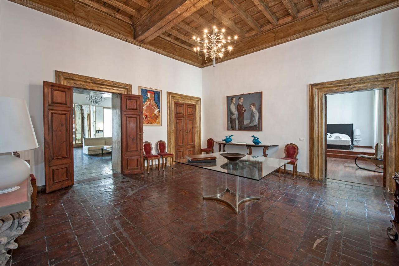 Ancient Palace In Downtown Rome Luaran gambar
