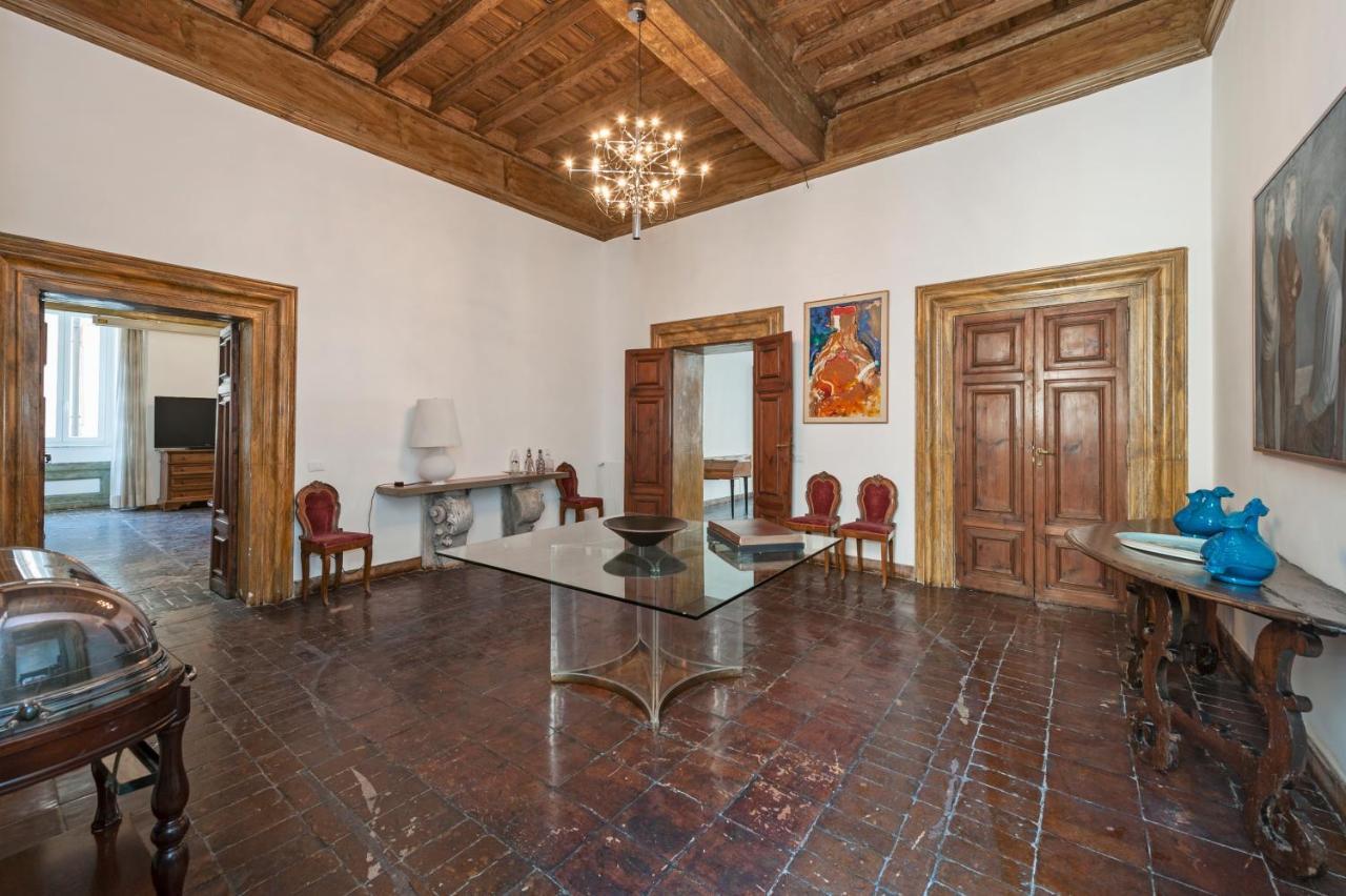 Ancient Palace In Downtown Rome Luaran gambar