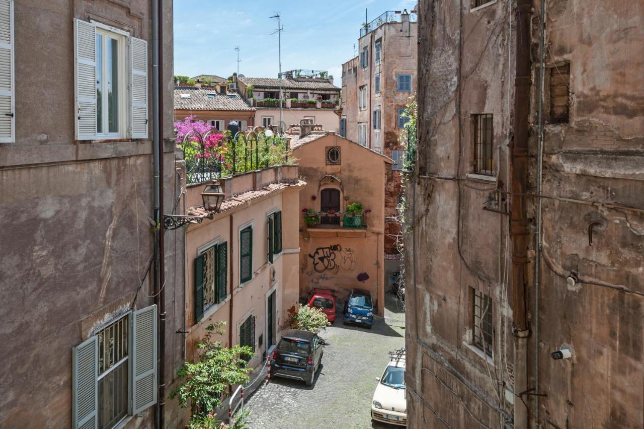 Ancient Palace In Downtown Rome Luaran gambar