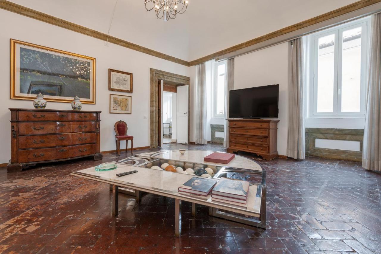 Ancient Palace In Downtown Rome Luaran gambar