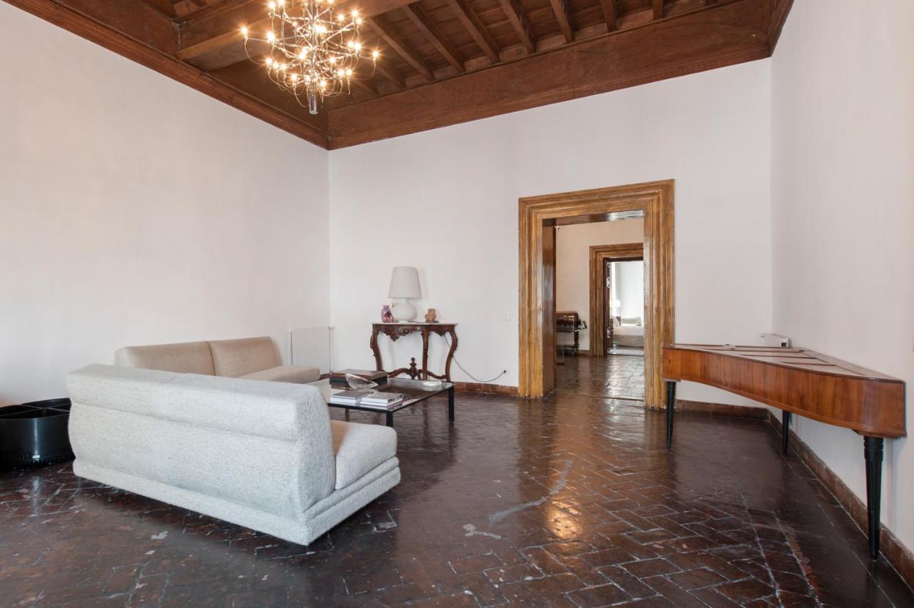 Ancient Palace In Downtown Rome Luaran gambar