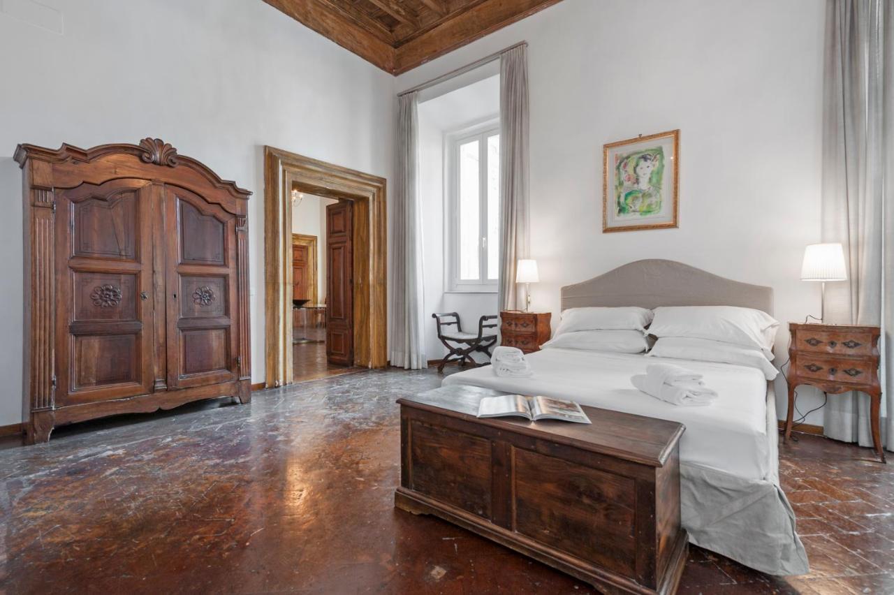 Ancient Palace In Downtown Rome Luaran gambar